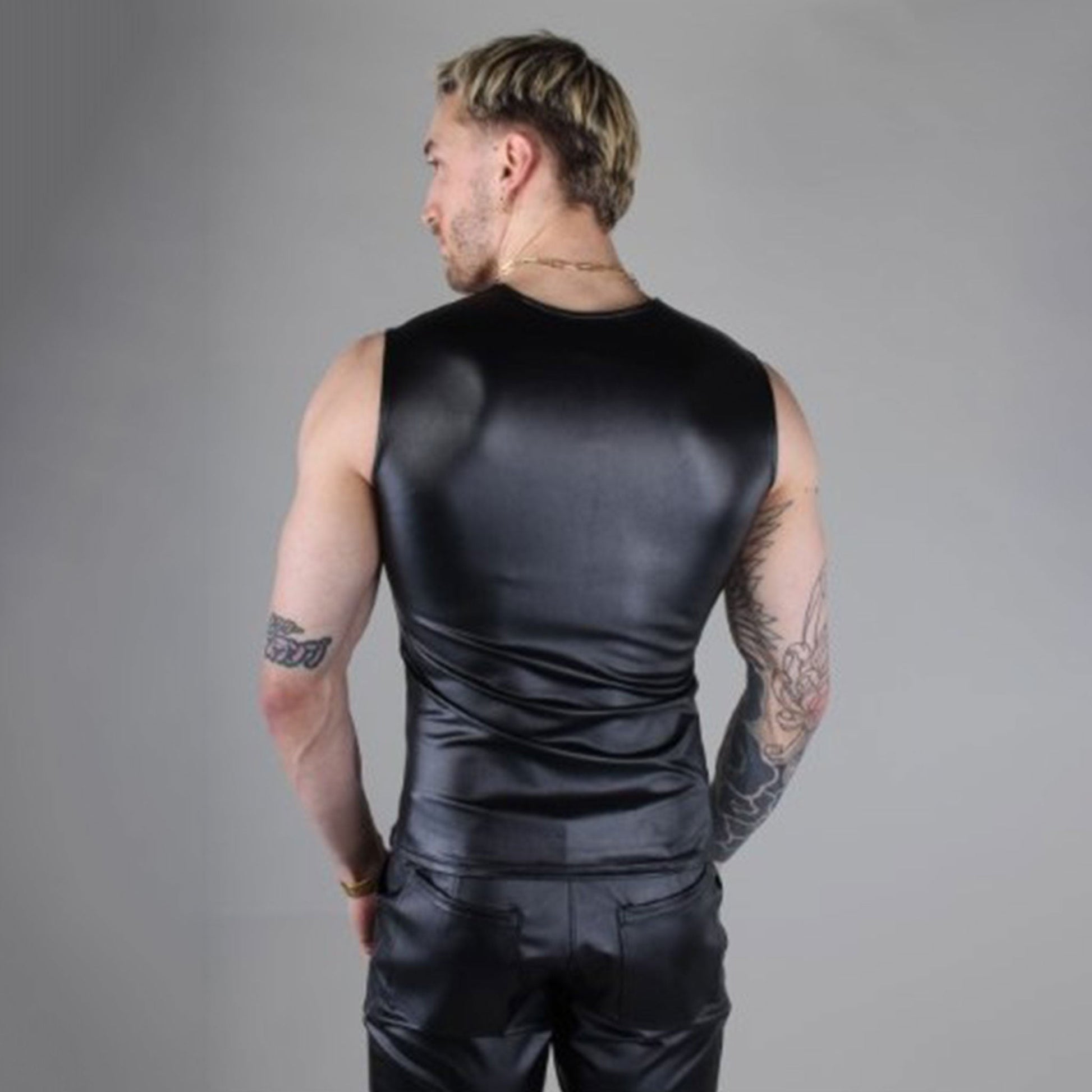 Wetlook leatherlook leather-look vegan leather faux top shirt sleeveless vest buckle front zip zipper fetish-fashion clubwear black